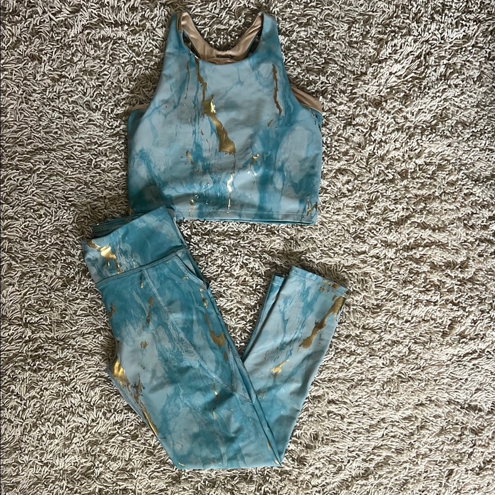 Old Navy Active Powersoft blue/green and gold crop and leggings set